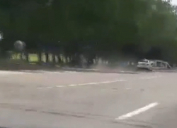 Падение мотоциклиста в Единцах во время погони за ним полицейскими попало на видео 