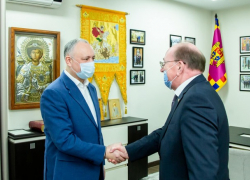 Вакцина Sputnik-V в Молдове - Додон обсудил с послом РФ пути ускорения ее регистрации в РМ