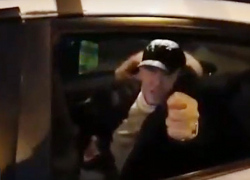 Хулиганский жест водителя внедорожника, который задел Land Cruiser и устроил потасовку в Одессе, попал на видео