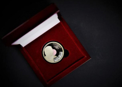 Нацбанк выпускает монету в честь 80-летия со дня рождения Михая Долгана
