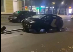 Появилось видео инцидента с участием таксиста и девушки на пешеходном переходе