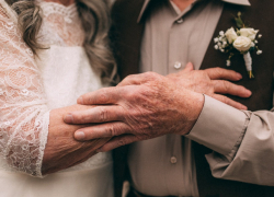 Муж храпит и не сошлись характерами. Супруги в Молдове развелись после 60 лет совместной жизни 