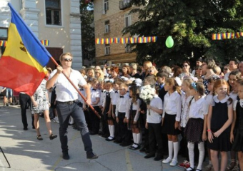 Школьные линейки должны длиться не более 45 минут