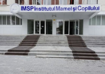 Ребенок, которого ударило током, все еще находится в тяжелом состоянии