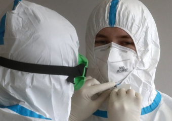 Позорище! Вандалы испоганили выставку, посвященную врачам, борющимся с Covid-19