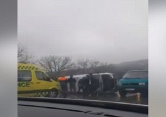 Под Оргеевом произошли сразу две аварии с участием микроавтобуса, в одном случае машина перевернулась