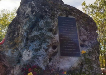 Оскверненный вандалами памятник героям-десантникам в Единецком районе восстановлен 