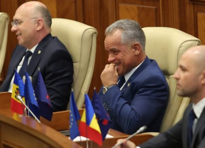 Гросу намекнул, что за публикацией данных о многотысячных зарплатах в MoldATSA стоит Плахотнюк