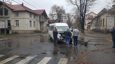 В Кишиневе произошла авария с участием маршрутки