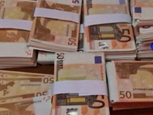 Миллионами фальшивых евро завалили Италию фальшивомонетчики из Румынии