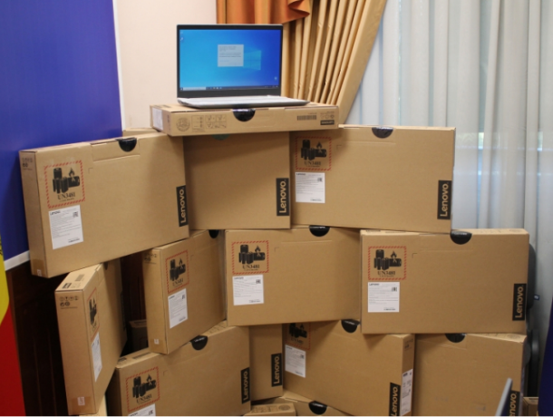 Школы Молдовы получат 20 тысяч ноутбуков до конца года