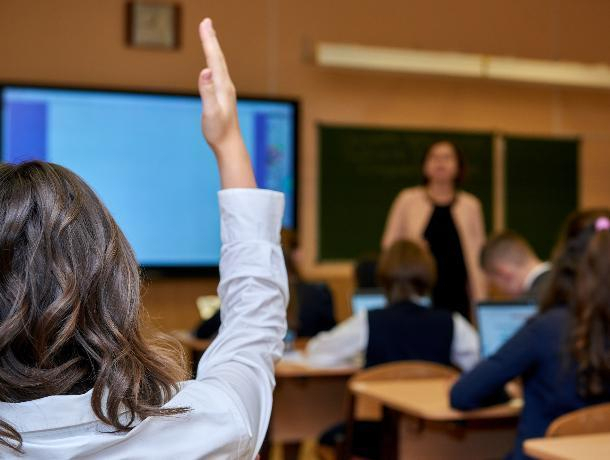 В молдавских школах будут учить разбираться в «правильных» новостях