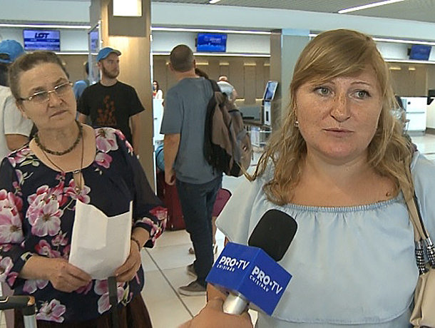 «Мы кричали»: голодные пассажиры оказались заблокированными в аэропорту Кишинева из-за срыва рейсов