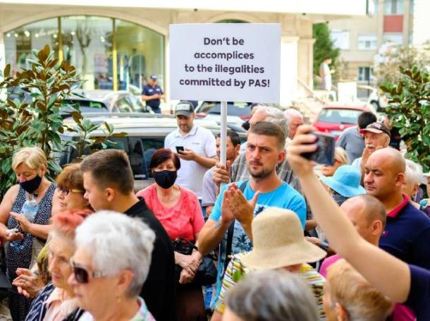Протест, организованный Партией «ШОР» и ПКРМ перед Делегацией ЕС в Молдове: Не будьте немыми, слепыми и глухими к злоупотреблениям власти PAS!