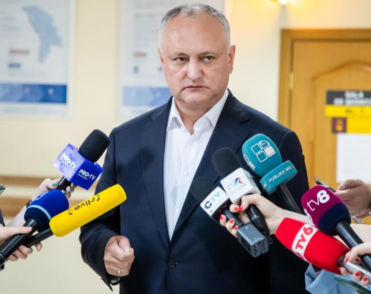 Додон призвал власти Молдовы принять меры против втягивания страны в конфликт на Украине