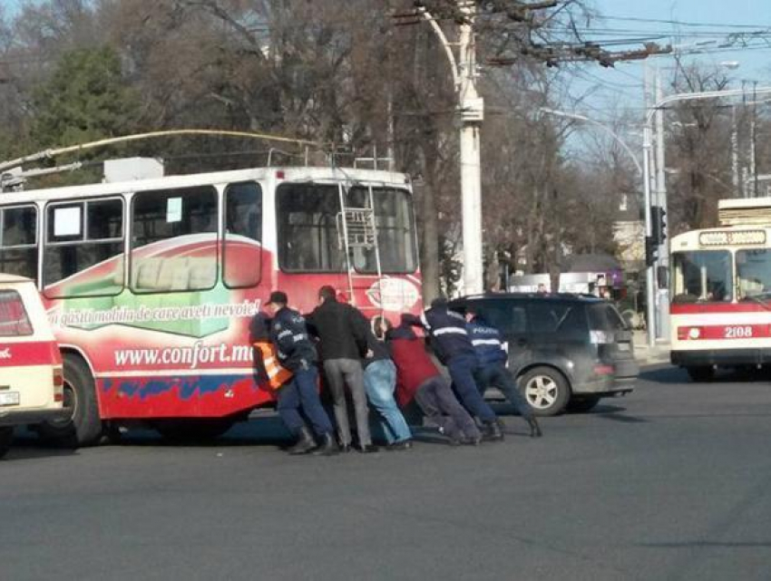 Пассажиров общественного транспорта Кишинева будут взвешивать - ради расчета стоимости проезда