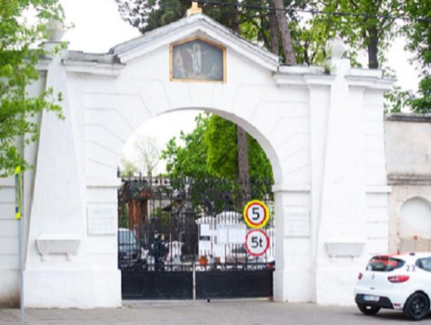 Посещение кладбищ в Кишиневе будет возможно лишь на особых условиях