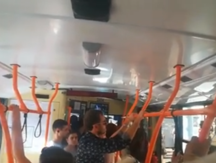 Что-то не так с троллейбусами в Кишиневе - соцсети поразило видео