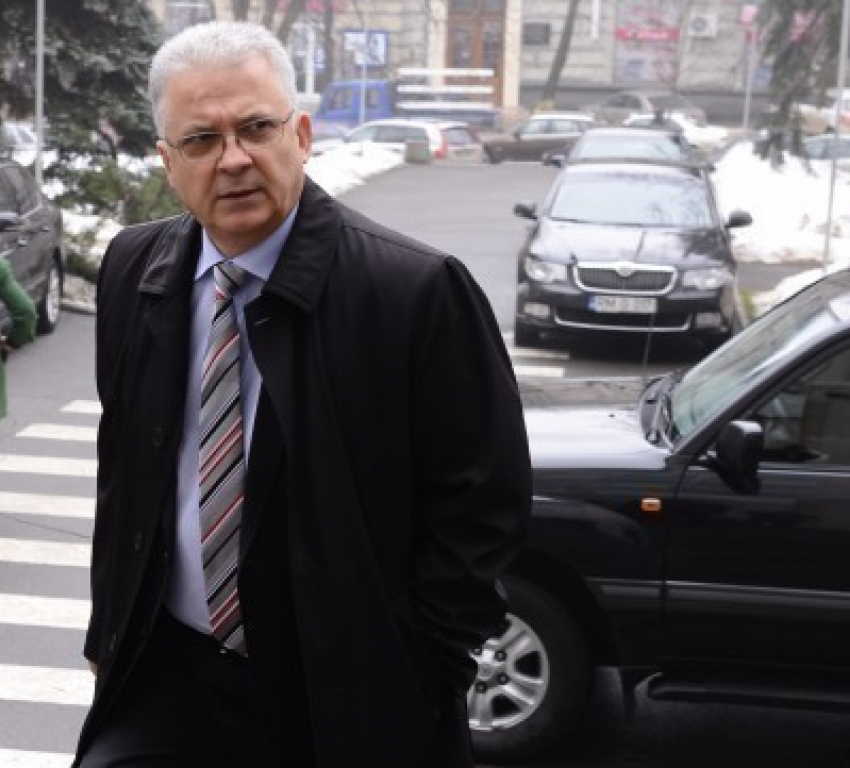 СМИ: Глава СИБ в понедельник попал в аварию в Кишиневе