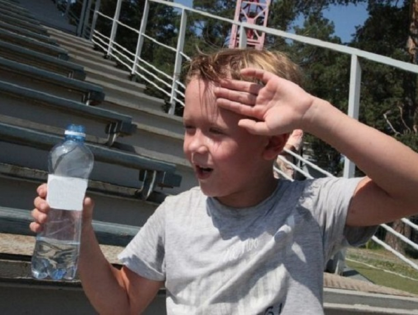 Аномальная жара в Одессе вызвала неожиданное распоряжение властей для школьников и учителей