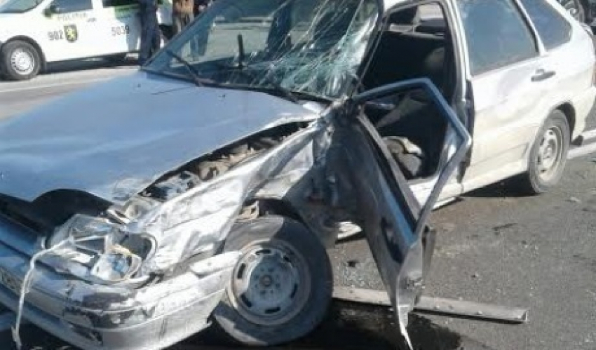 В ДТП с пассажирским микроавтобусом пострадал молодой человек