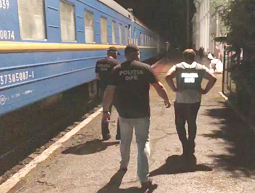 Группировку проводников задержали за поставку контрабанды из Кишинева в Бухарест