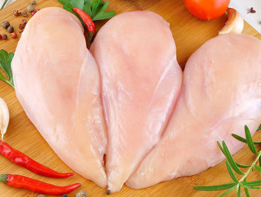 Молдову наводнило мясо с сальмонеллой