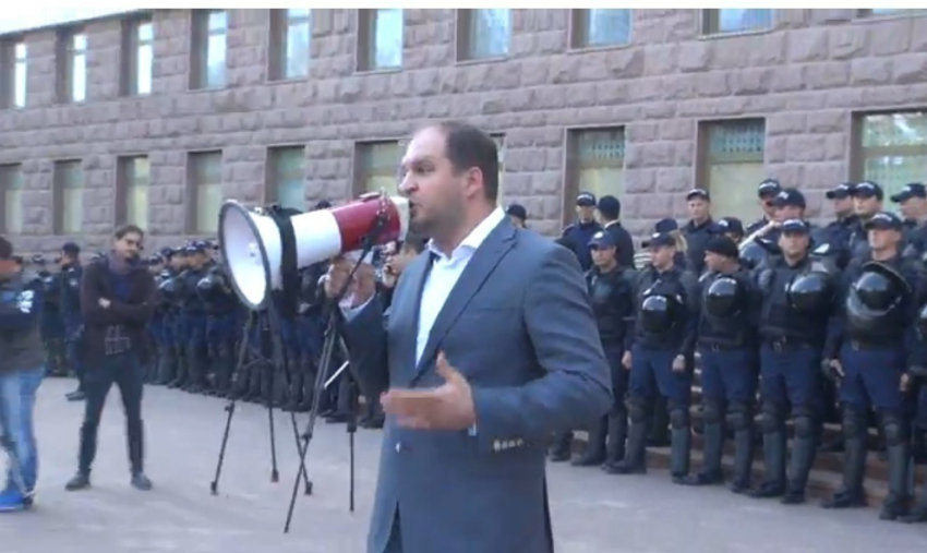 Ион Чебан: Власти делают все под покровом ночи, потому что боятся 