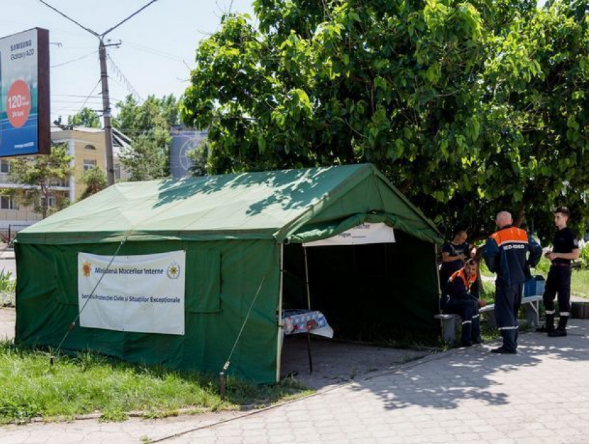 В Бельцах установили две мобильные палатки первой помощи для пострадавших от жары