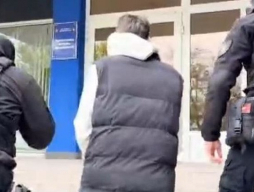 В Молдове мужчину приговорили к 10 годам тюрьмы за аферу с кредитами на студентов