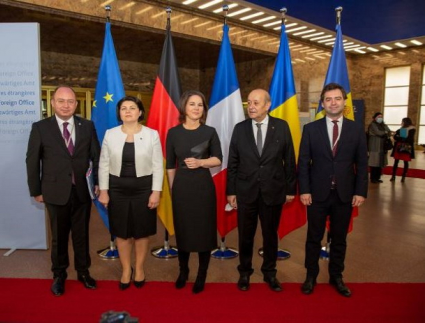 Германия обещает «укрепить» Молдову на 695 млн евро