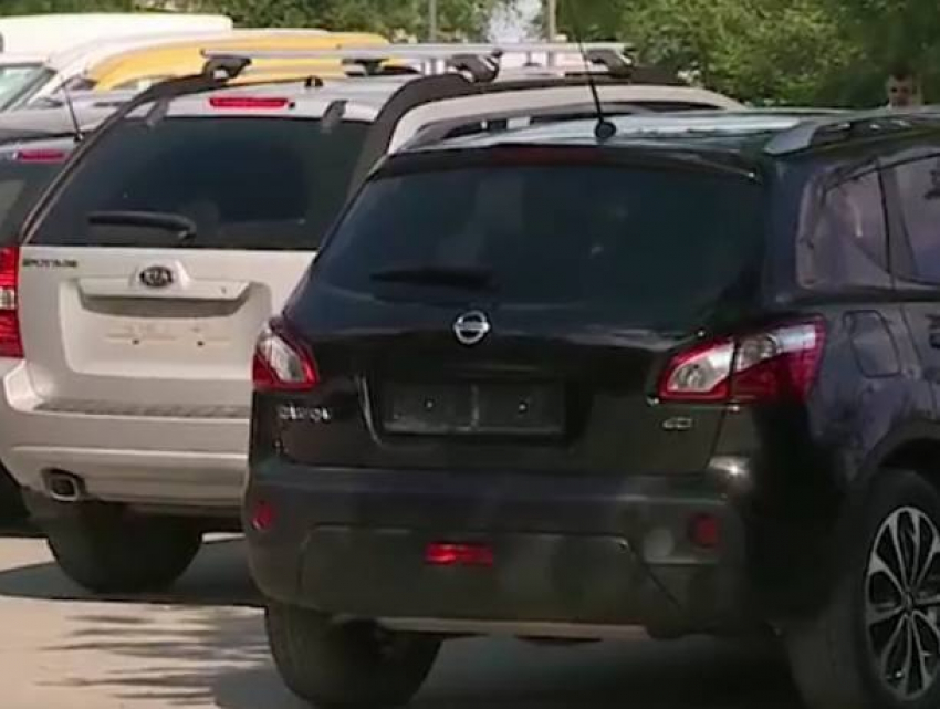 Мошенник скрутил номера с автомобилей в Ставченах и потребовал выкуп с их владельцев