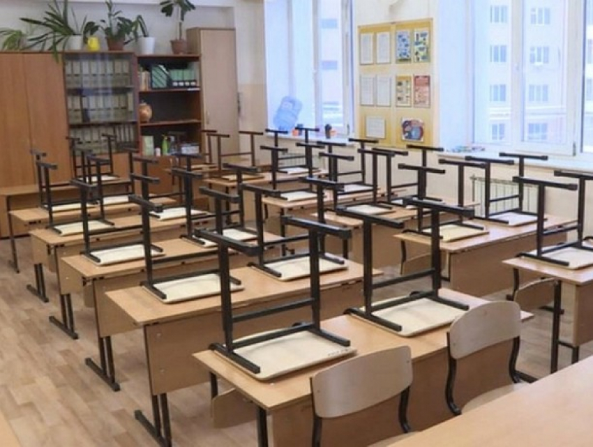 Министр образования подписал приказ о продлении каникул в школах 