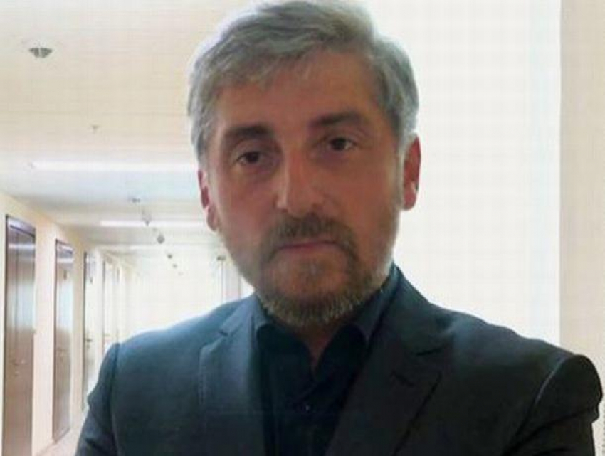 Эдуард Харунжен меняет имидж - бывший генпрокурор отращивает бороду и «внимательно следит за происходящим"
