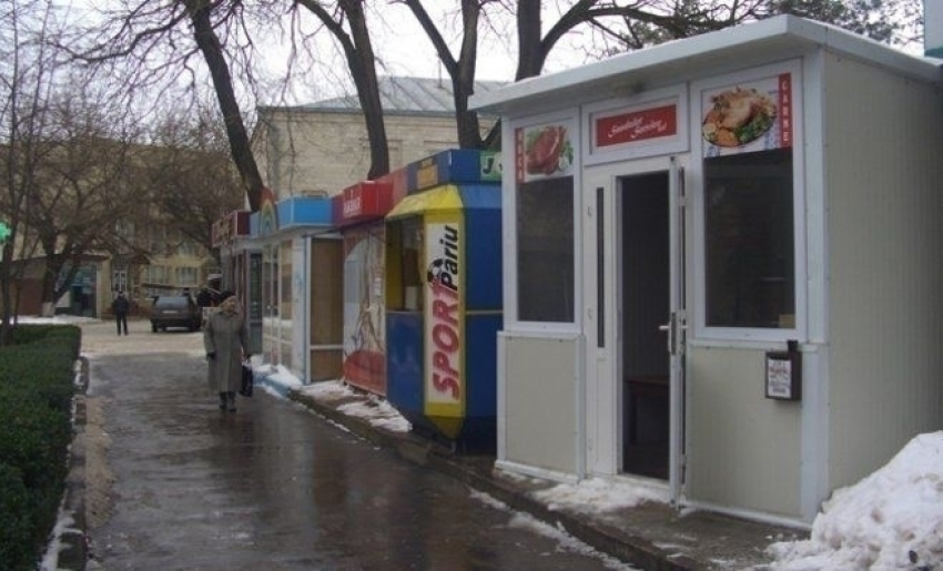 Опубликованы еще три незаконных решения столичной мэрии об установке киосков и ларьков в Кишиневе
