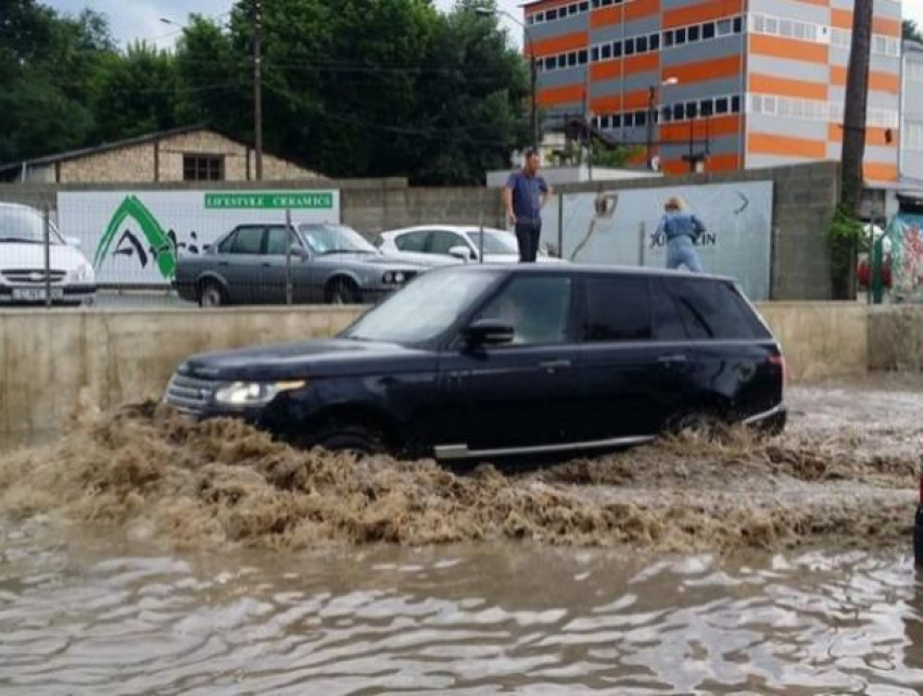 «Долгожданный план» - у примэрии есть два сценария борьбы с затоплениями улицы Албишоара