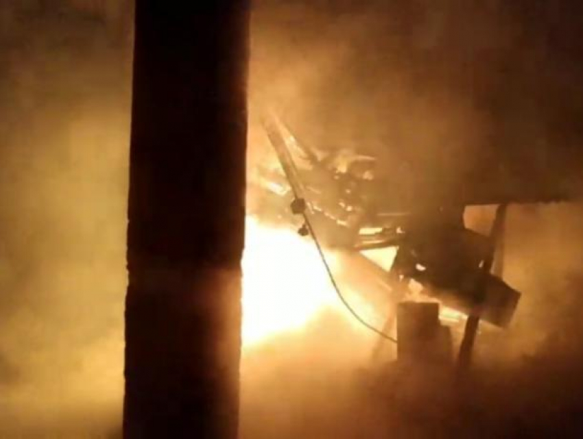 Пожарные 7 часов боролись с огнем в Хынчештах