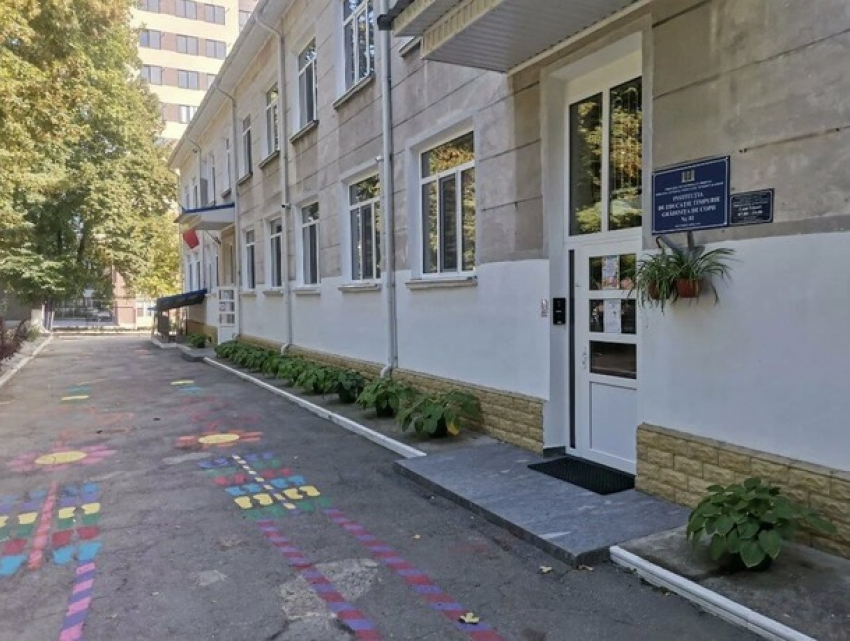 В Кишиневе оштрафовали 10 человек за сбор денег на “подарки” в детском саду