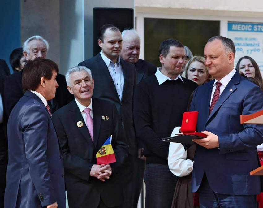 Президент наградил Государственный университет физкультуры и спорта Орденом республики 