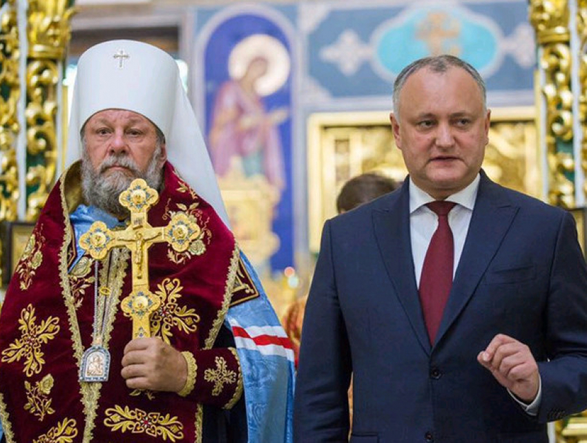 Додон поздравил всех православных с праздником Благовещения