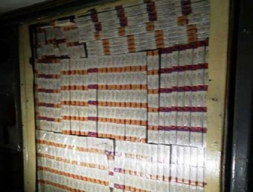 В поезде Кишинев-Яссы были обнаружены более 20 тысяч пачек сигарет