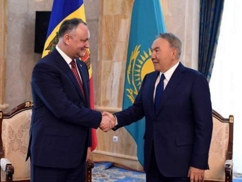 Президент Молдовы встретился с главой Казахстана