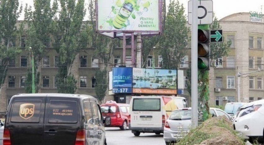 Движение общественного транспорта по бульвару Негруцци возобновлено