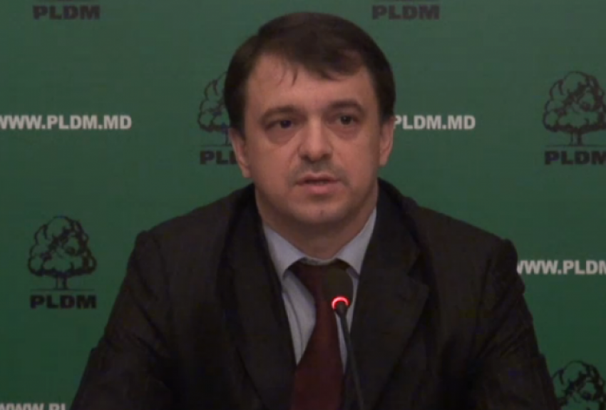 Проигнорировавший вчера заседание МСК либерал-демократ должен был проголосовать за отставку Киртоакэ 