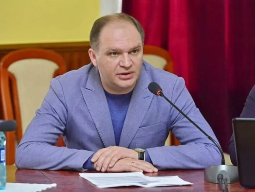 Чебан: суды запрещают властям Кишинева демонтировать рекламные щиты и ремонтировать «подземки"