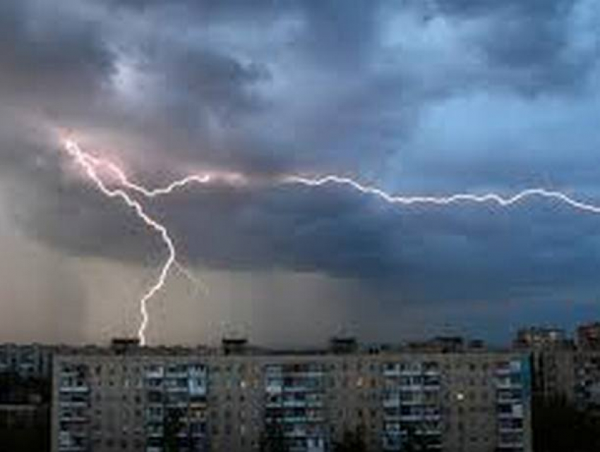 На Молдову движется буря: в пятницу в республику вернется жара