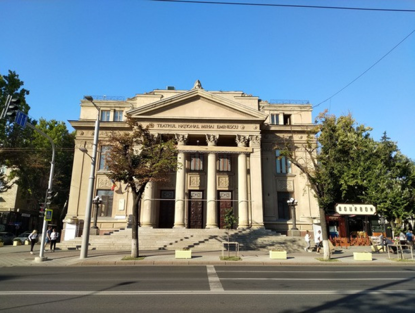 Кишиневские театры возобновляют свою деятельность в условиях пандемии 