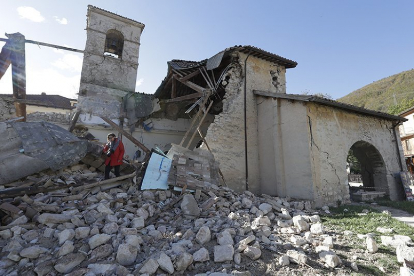 МИДЕИ публикует телефоны для информирования в связи с землетрясением в Италии