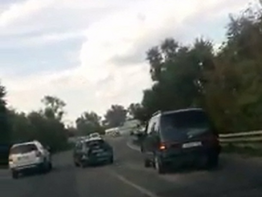 Сумеречное ДТП на выезде из Кишинева попало на видео 