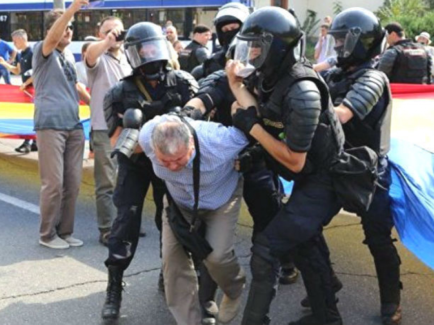 «Сегодня в Молдове умерла демократия»: унионисты пожаловались на действия столичных полицейских